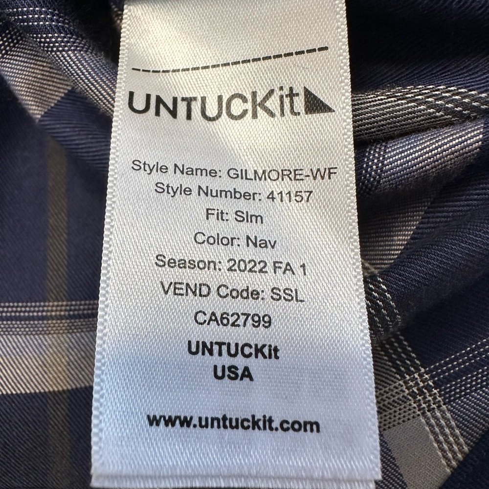 UNTUCKit Gilmore Checkered Blue Shirt - Picture 7 of 7